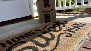 Lawsuit: Amazon prefers Trump favoritism to customer refunds