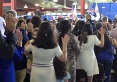 WATCH: Nearly 400 people become U.S. citizens at Illinois State Fair